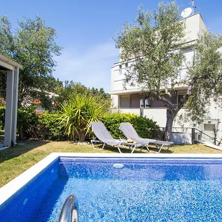 Md Pool In Chroussos By Halkidiki فيلة باليوري